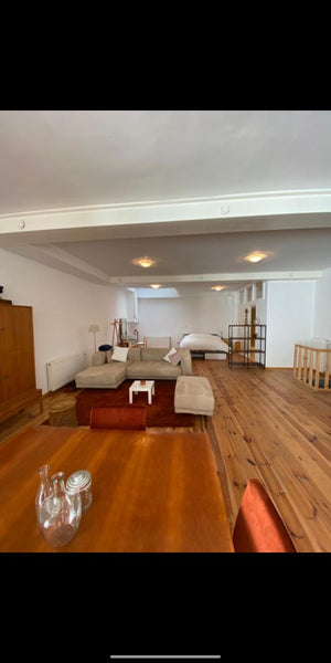 Here is a magnificent Loft located in Saint Gilles<br />Just 5 minutes from the  Brussels, Belgium Saint Gilles - Loft ravissant avec grande terrasse Entire loft vacation rental 715067794243176692