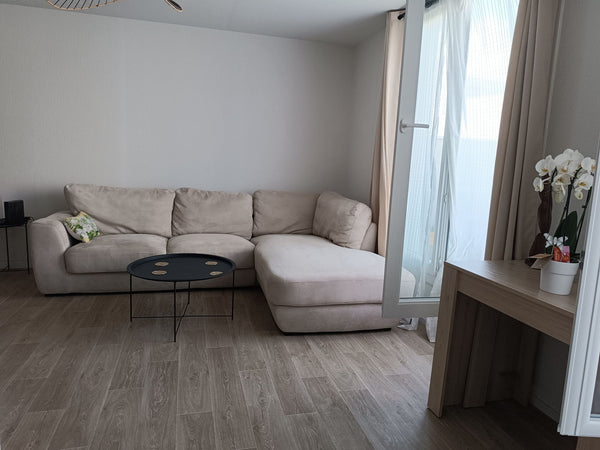 Appartement bien situé, un espace salon télé et un côté nuit pour y loger les am Floirac, France Appartement cosy à 10 min de Bordeaux Entire condo vacation rental 705025711093417521