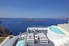 Breathtaking Aria Suite is located in the area of Imerovigli on top of a wonderf Sorrento, Italy Aria Suite Entire rental unit vacation rental 41547609