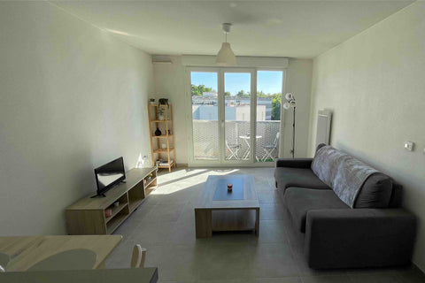 Charmant 2 pièces de 42m², pouvant accueillir de 2 à 4 personnes, à la fois lumi Bordeaux, France Appartement T2 - Arrêt de tram Champ de courses Entire rental unit vacation rental 600383503802560306