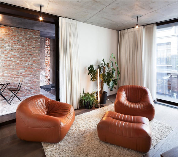 Situated in the centre of our lovely site in a beautiful architectural building  Brussels, Belgium Design studio with balcony. centre of Brussels. Room in boutique hotel vacation rental 31606078