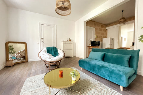 Ce charmant 2 pièces, refait à neuf et meublé avec goût, est situé au rez-de-cha Bordeaux, France * Gorgeous flat in the very heart of Bordeaux * Entire rental unit vacation rental 554266481848873220