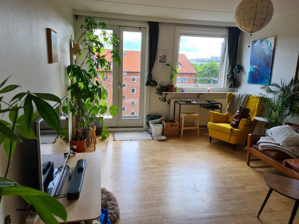 Private and cosy entire top floor apartment. 2 closable rooms, 2x double beds ,  Copenhagen, Denmark Entire top floor apartment w balcony & city views Entire condo vacation rental 53193172