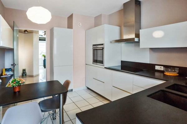 Appartement familial de standing baigné de lumière et situé en plein cœur du 6èm Lyon, France 116m2 Haut de gamme, vue, parking & Kids friendly Entire rental unit vacation rental 17653862