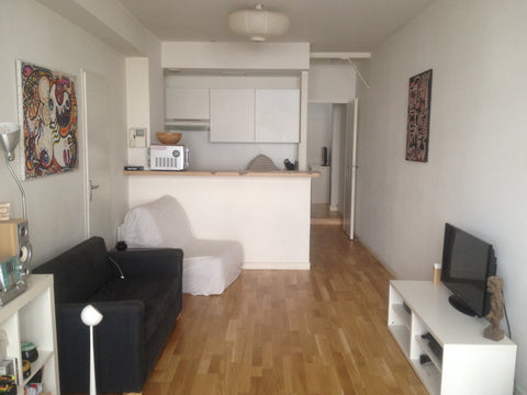 Situé à 2 min à pied de la place Saint Michel, de la place des Capucins ainsi qu Bordeaux, France Appartement T2 St Michel - 2/4 pers Entire rental unit vacation rental 6916815