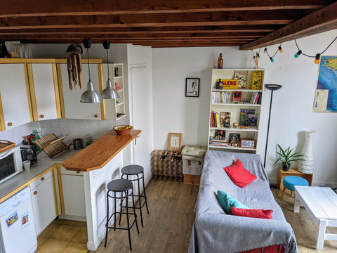 Petit nid d'amour situé en plein cœur du quartier des Chartrons. Très calme, fon Bordeaux, France Appartement de charme avec terrasse Entire rental unit vacation rental 52650837