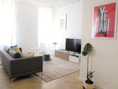 This apartment is ideally located in the center of Bordeaux, 2 steps from the pl Bordeaux, France Apart SAINT PIERRE T3 60m² Entire rental unit vacation rental 28101391