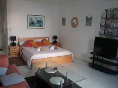 Studio 30 m2 en rez-de-chaussée un quartier calme à deux pas des facultés et 150  Studio à pessac 30 m2 rdc proch des facultés . Entire rental unit vacation rental 47725251