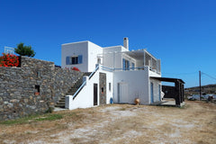 'Ateliou stoudios' are traditional Cycladic stoudios on the top of a hill with a Greece Ateliou studios - Syros Private room in cycladic house vacation rental 4010918