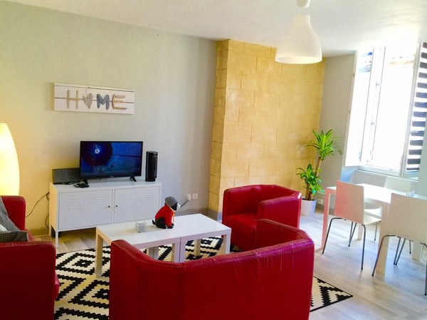 Bordeaux, France T2 jardin public 52 m2 Entire rental unit vacation rental 27049617