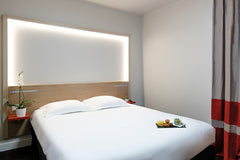 Appreciate our fully furnished and equipped studios for your stay from 1 night t Bordeaux, France Studio Double 18m² Bordeaux CentreChartrons *** Room in serviced apartment vacation rental 32183054