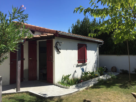 Dépendance  en fond de parcelle avec tous l'équipement nécessaire pour y résider Talence, France Petit coin tranquille Tiny home vacation rental 28750167