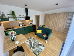 Welcome to your home away from home! Fast Internet 100 Mb / s.<br />Minimalistic  Gamma apt+ garden, FREE PARKING Entire serviced apartment vacation rental 53696133