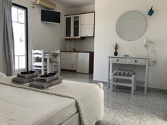 μινιμαλ με απαλο φωτισμο<br /><br /><b>License number</b><br />1144Κ031Α0000801 Greece Hotel ippocampos studio Room in aparthotel vacation rental 19935206