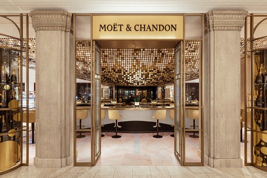 Royal Walk and Champagne Moet Chandon at Harrods  Private Tours and Travel Guide Europe London CITY London Destination Tour