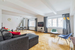 Moderně zařízený mezonetový byt disponuje obytnou plochou čítající celkem 123 m²  Malovanka Apartment Entire condo vacation rental 50278442