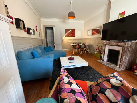 Chambre calme, donnant sur la terrasse. Bordeaux, France Appartement idéalement situé avec grande terrasse Private room in rental unit vacation rental 630214329597146361