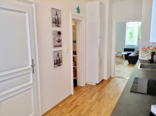 Diese gemütliche und helle 47qm Altbauwohnung liegt im Herzen von Wien direkt ne Strasshof an der Nordbahn, Austria Central City Apartment 02 Wiener Prater/Messe Wien Entire rental unit vacation rental 19447870
