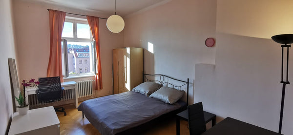 Kitchen full furnished, bathroom, toilet separated and shared.<br />Flat is very London, United Kingdom 25m2 room in Prague center Private room in rental unit vacation rental 51791713
