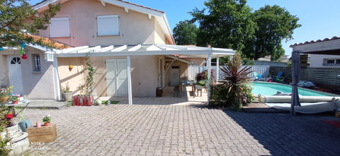 Maison familiale de 140 m2 de ville, toute équipée, 4 chambres à l'étage, avec p Bordeaux, France Maison familiale chaleureuse avec piscine Entire home vacation rental 50362634