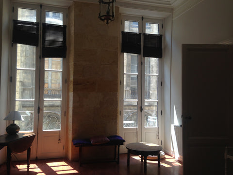 Appartement entier , séjour plus chambre , cuisine séparée et balcon en plein cœ Bordeaux, France Appartement saint Michel Entire rental unit vacation rental 36335437