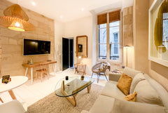 THE ACCOMMODATION <br /> <br />Stay in this pleasant flat during your stay in Bo  Superb bright and charming Bordeaux flat with Entire rental unit vacation rental 50930994