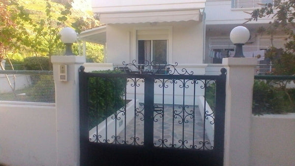 To bedrooms Apartment with Nice castle view  balcony<br /><br /><b>License numbe Athens, Greece Quiet Apartment near the sea Entire rental unit vacation rental 18003082