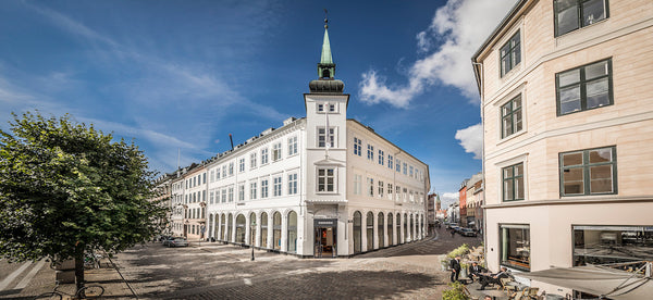 If location and Danish design is important for you!<br /><br />Right in the hear Copenhagen, Denmark Wonderful apt. in City Center, Best Tourist Spot! Entire rental unit vacation rental 27125171