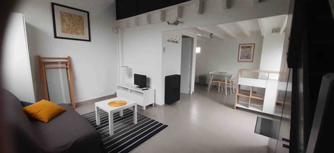 Petite maisonnette indépendante d'environ 40 m² sur jardinet, très lumineuse, cl Villenave-d'Ornon, France Maisonnette en centre ville proche tram et rocade Entire townhouse vacation rental 43236206