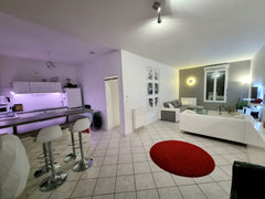 Situé au cœur de Bordeaux à 5 minutes de la Gare et de l'hyper centre de Bordeau Bordeaux, France Appartement bordelais +Parking sécurisé gratuit Entire rental unit vacation rental 32926577