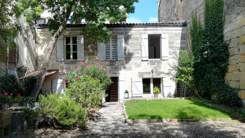 Très jolie échoppe double bordelaise typique dans quartier calme et agréable.<br Bordeaux, France Echoppe bordelaise avec jardin proche centre-ville Entire townhouse vacation rental 19840071