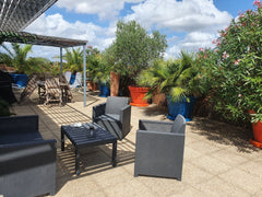 Appt villa sur le toit de 85 m2  climatiseé au 3 ème et dernier étage avec ascen Périgueux, France superbe appt T3 avec terrasse   piscine parking. Entire rental unit vacation rental 51764162