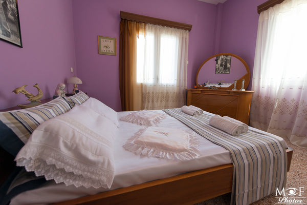 Property description<br />Irene's (my mother) guest house located on the central Egeo, Greece Irene's guest house (up to 6 guests) Cycladic home vacation rental 21718820