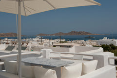 The Meltemi house: 3 bedrooms, 2 bathrooms and a beautiful sea view in the cente Paris, France The Meltemi house, traditional and contemporary Cycladic home vacation rental 26028591