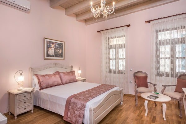 Luxury Studio at the heart of the old town. It is furnished with elegance and so Zürich, Switzerland Lux Studio with Sauna in the heart of the old town Entire serviced apartment vacation rental 30823084