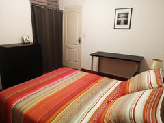 Nous sommes un jeune couple qui faisons du airbnb dans notre maison depuis 2016. Quinsac, France Chambre avec salle de bain privée proche Bordeaux Private room in home vacation rental 40335390