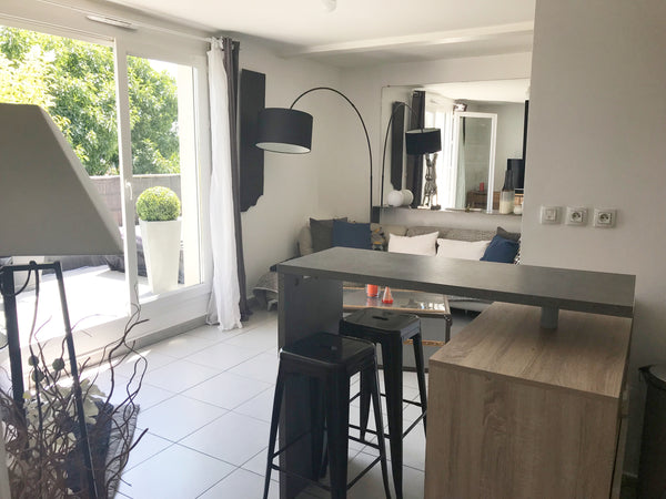 Très bel appartementde 42m2  situé à 10 kms de Bordeaux et 40 kms des plages océ Le Haillan, France A 2 pas de bordeaux Entire condo vacation rental 26830021
