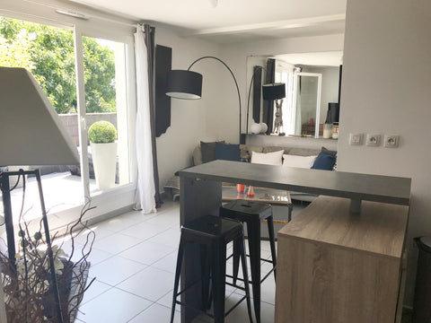 Très bel appartementde 42m2  situé à 10 kms de Bordeaux et 40 kms des plages océ Le Haillan, France A 2 pas de bordeaux Entire condo vacation rental 26830021