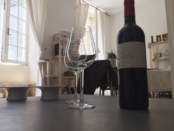 Studio chaleureux, à 2 pas de la rue Ste Catherine, dans un quartier animé mais  Bordeaux, France Grand studio proche Ste Catherine Entire rental unit vacation rental 19236190