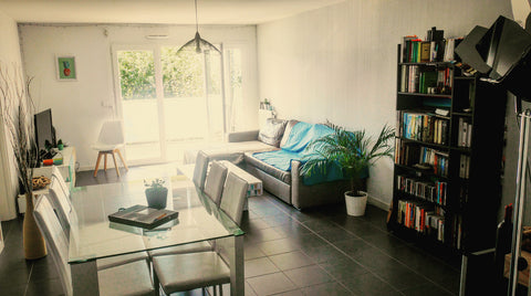 Situé dans une zone résidentielle calme et familiale, l'appartement est à 45mn d Bordeaux, France Chambre à 20mn de Bordeaux Private room in condo vacation rental 31343656