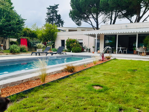 Superbe maison d'architecte, de plain-pied avec piscine et jardin paysagé. SANS  Bruges, France Villa d'architecte très calme, piscine et jardin Entire villa vacation rental 43980485