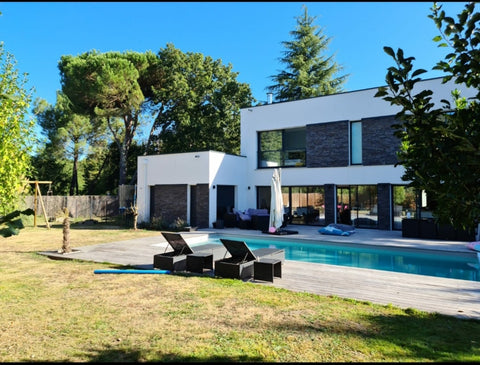Pour les amoureux de la nature et proche centre ville! Au calme absolu!!<br />Ma  Maison d architecte Bordeaux piscine Climatisée Entire home vacation rental 48668660