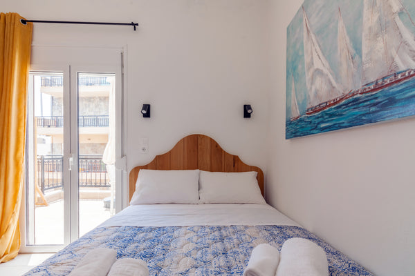 Enjoy the simple things in this peaceful and central living space.<br /><br /><b Heraklion, Greece View & Value Studio Entire condo vacation rental 659302863652026292