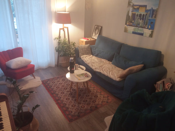 Dans une résidence avec parc, il s'agit d'un appartement de 2 chambres + un bure Bordeaux, France T4 spacieux et cosy, dans le calme de Bdx Caudéran Entire condo vacation rental 576390941201225297
