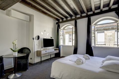 This accommodation is an invitation to relax. <br /><br />You will benefit from  Bordeaux, France TANINS 36 - Amazing T3 in Les Chartrons Entire rental unit vacation rental 27456415