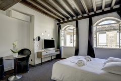 This accommodation is an invitation to relax. <br /><br />You will benefit from  Bordeaux, France TANINS 36 - Amazing T3 in Les Chartrons Entire rental unit vacation rental 27456415