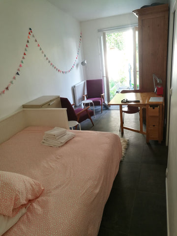 Quiet 14sq meters independant bedroom with private entrance leading to a lovely  Bordeaux, France Independant bedroom in Bordeaux, close to tramway Private room in home vacation rental 25834617