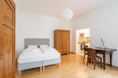 The apartment (about 32 m2) consists of a large l room, a kitchen, an anteroom a Vienna, Austria Practical apartment, 20 minutes to center Entire rental unit vacation rental 48767171