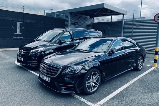 Private Executive Chauffeur Transfer Services from London To Gatwick Airport  Private Tours and Travel Guide Europe London CITY London Destination Tour