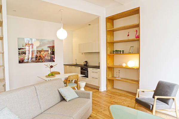 COMPLETELY RENOVATED APARTMENT IN MAY 2017!<br />A lovely furnished 1 bedroom ap Bordeaux, France Lovely 60 sqm with a terrace and Parking! Entire rental unit vacation rental 18665352